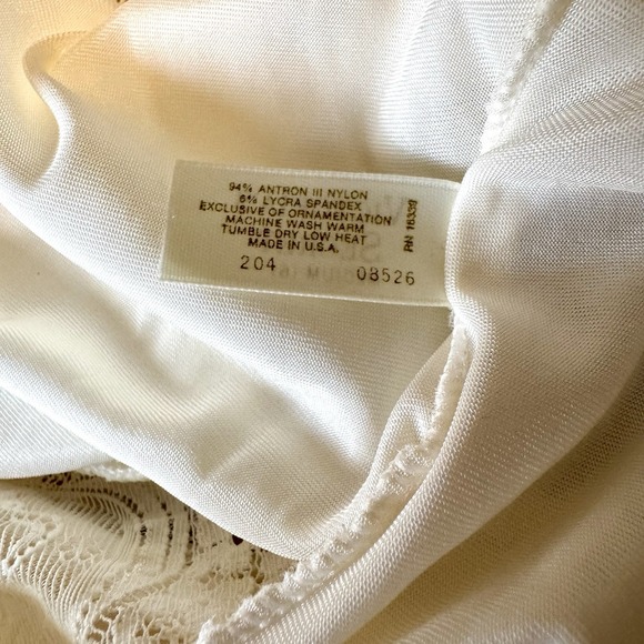 Victoria's Secret Ivory Satin Lace Trim Teddy Bodysuit Lingerie Medium Vintage - Picture 5 of 13
